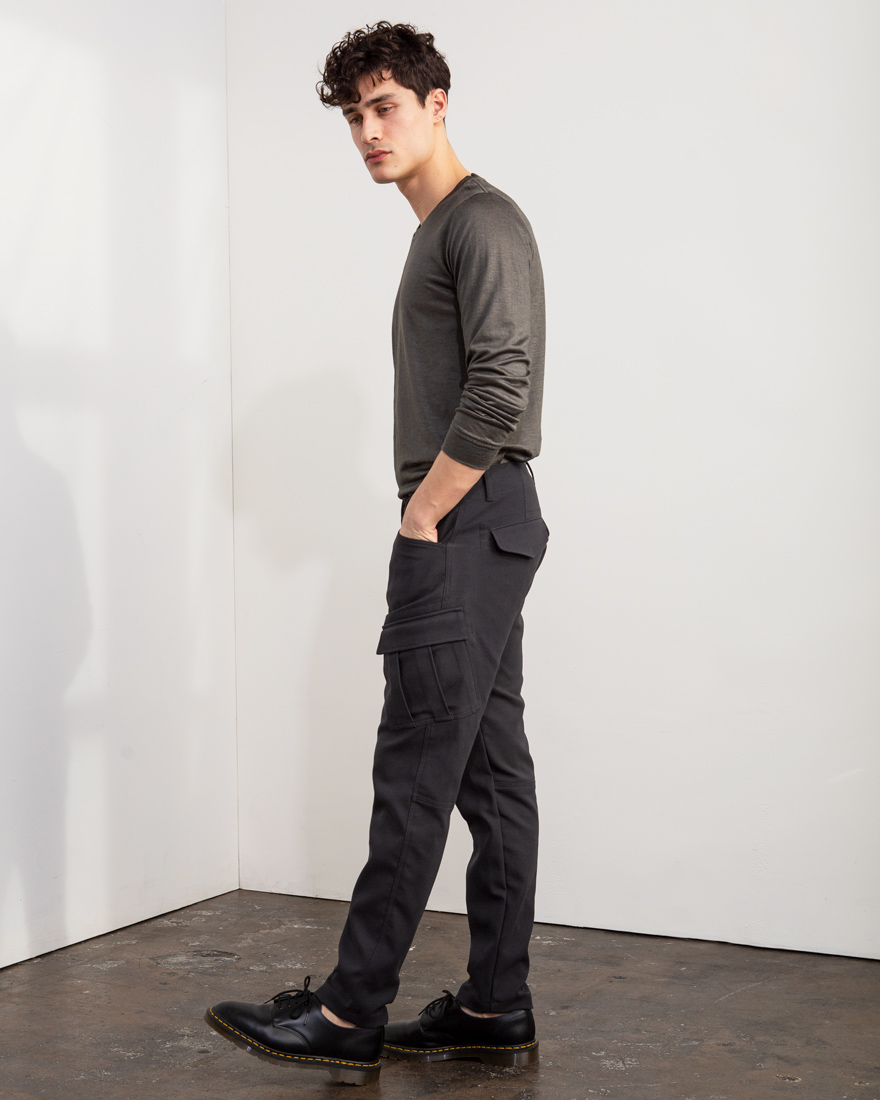 Outlier - 320 Cargo Pants (fit, side)