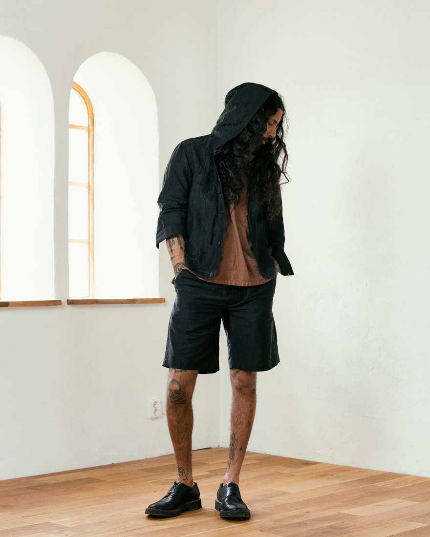 Outlier - Injected Linen Hooded (story, head to toe shot)
