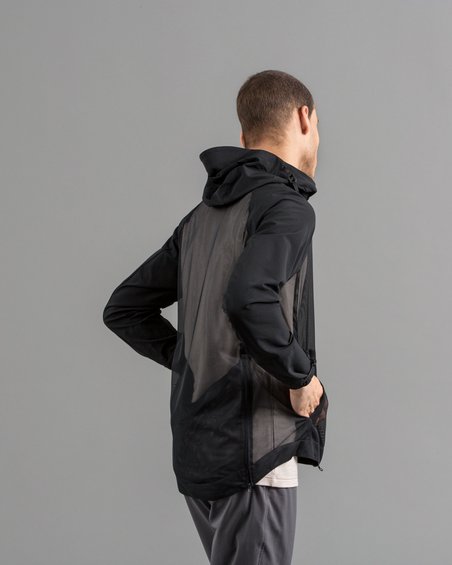 Outlier - Mesh Freeshell (Story, From behind, turning)