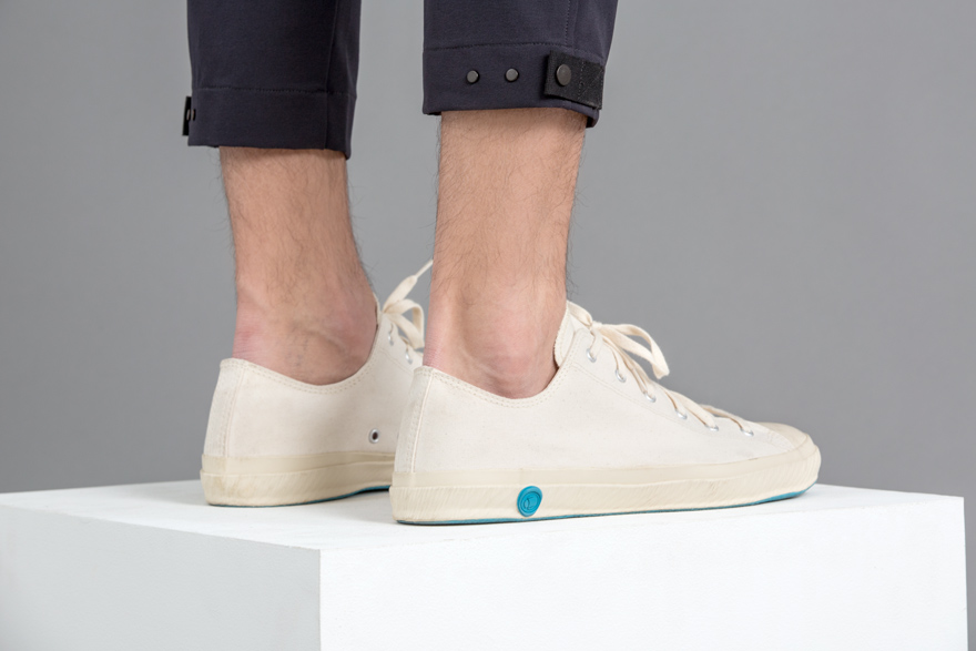 Outlier - Ultralight Crops (Story, Ankle snap detail)