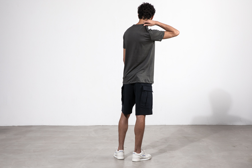 Outlier - Wool 6,6 Cargo Shorts (story, tugging at shirt)